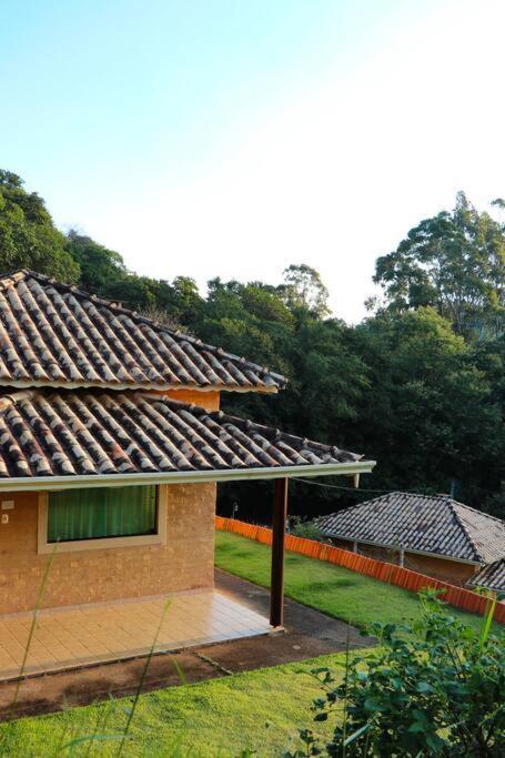 Recanto Dos Beija Flores, Chale Lantana B Монти-Алегри-ду-Сул Экстерьер фото